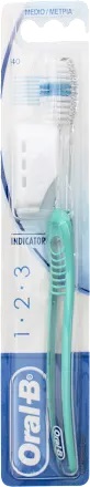 ORALB INDICATOR SPAZZOLINO MANUALE TESTINA MEDIA DIMENSIONE 40 - Antica Farmacia Ferrari