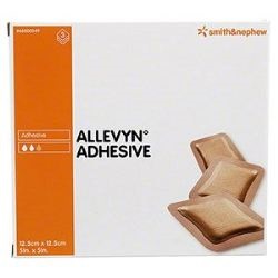 MEDICAZIONE IDROCELLULARE ADESIVA STERILE ALLEVYN ADHESIVE ALTAMENTE ASSORBENTE IN SCHIUMA DI POLIURETANO A STRUTTURA TRISTRATIFICATA 12,5X12,5CM 3 PEZZI - Antica Farmacia Ferrari