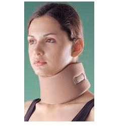 COLLARE CERVICALE OPPO A DENSITA' COMPATTA MISURA SMALL. SUPPORTA LA COLONNA CERVICALE IN POSIZIONE NEUTRALE O ANATOMICA E PROVVEDE AD IMMOBILIZZARLA. CHIUSURA IN VELCRO - Antica Farmacia Ferrari