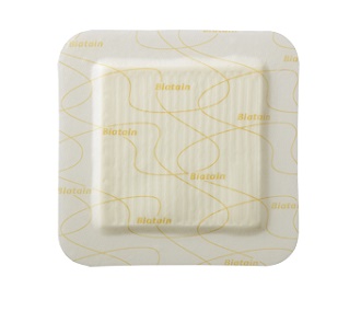MEDICAZIONE BIATAIN IN SCHIUMA DI POLIURETANO CON BORDO ADESIVO IN SILICONE 10X10 CM 10 PEZZI - Antica Farmacia Ferrari