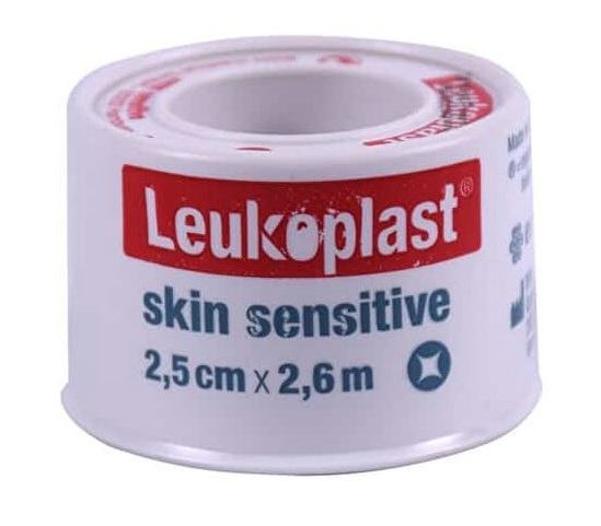 LEUKOPLAST SKIN SENSITIVE CEROTTO SU ROCCHETTO CON MASSA ADESIVA IN SILICONE M2,6 X 2,5CM 12 PEZZI - Antica Farmacia Ferrari